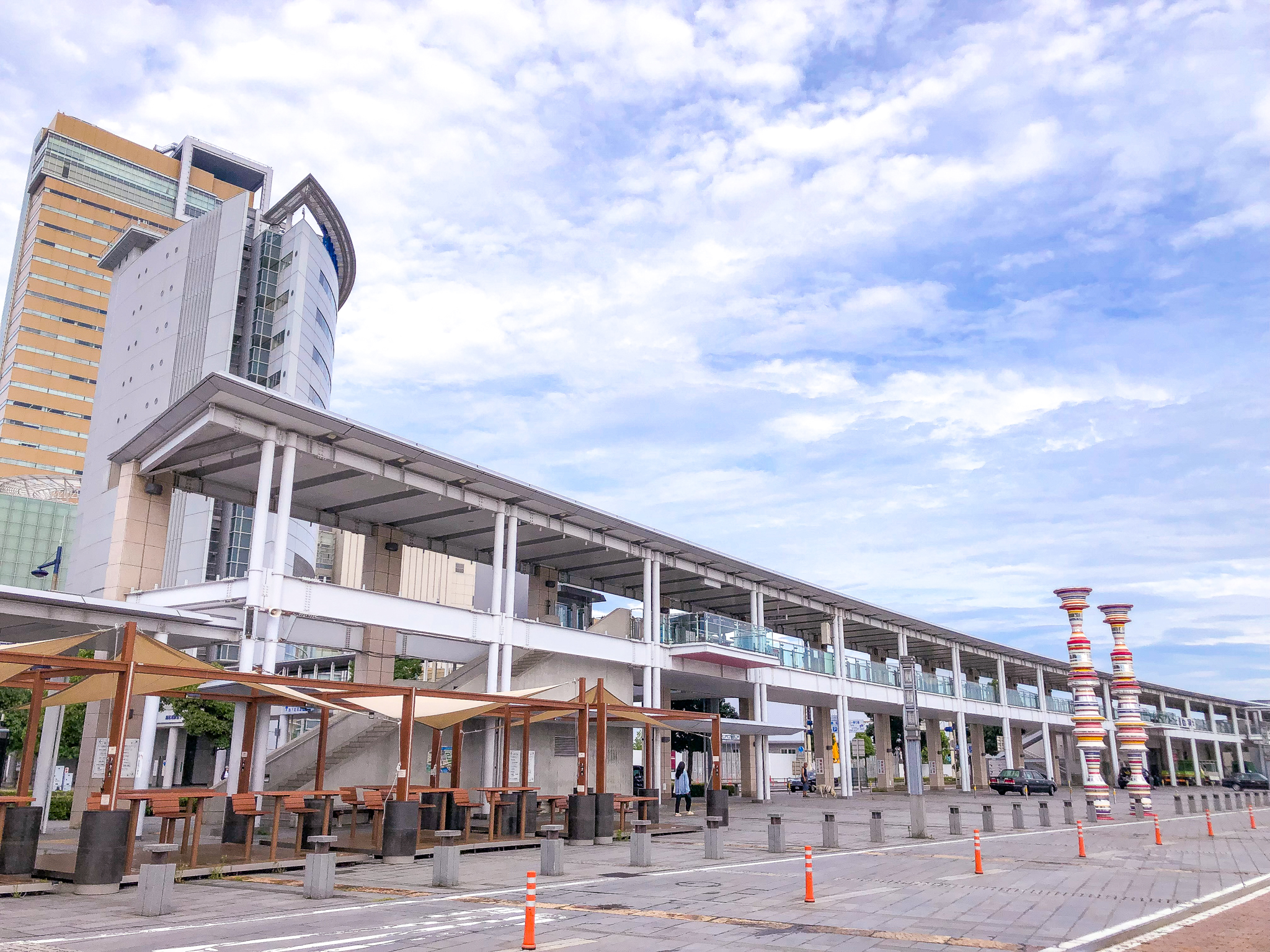 女木島海水浴場へ向かう港